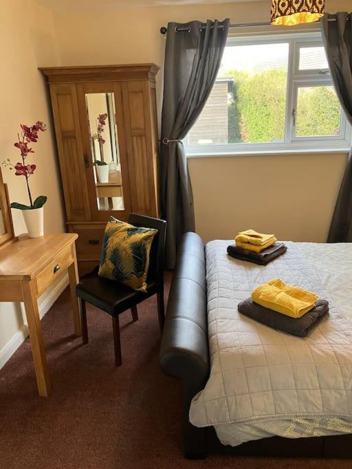 Ogilvie Lodge Llandudno Junction Bagian luar foto