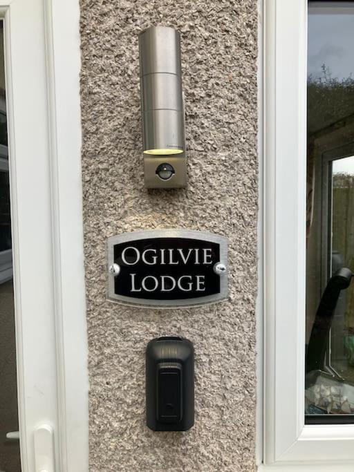 Ogilvie Lodge Llandudno Junction Bagian luar foto