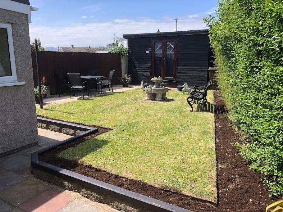 Ogilvie Lodge Llandudno Junction Bagian luar foto